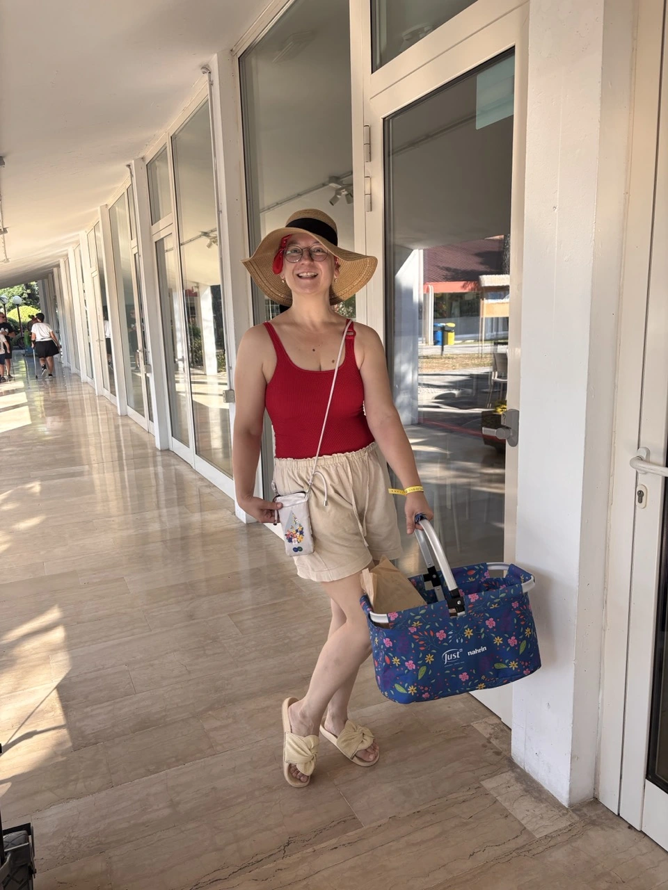 Anna Ondrejovičová s produkty JUST Nahrin